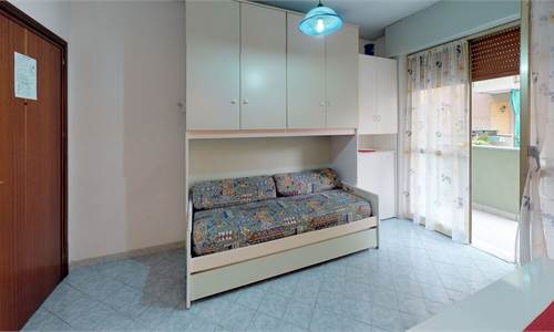 MONOLOCALE vicino al mare con POSTO AUTO PRIVATO